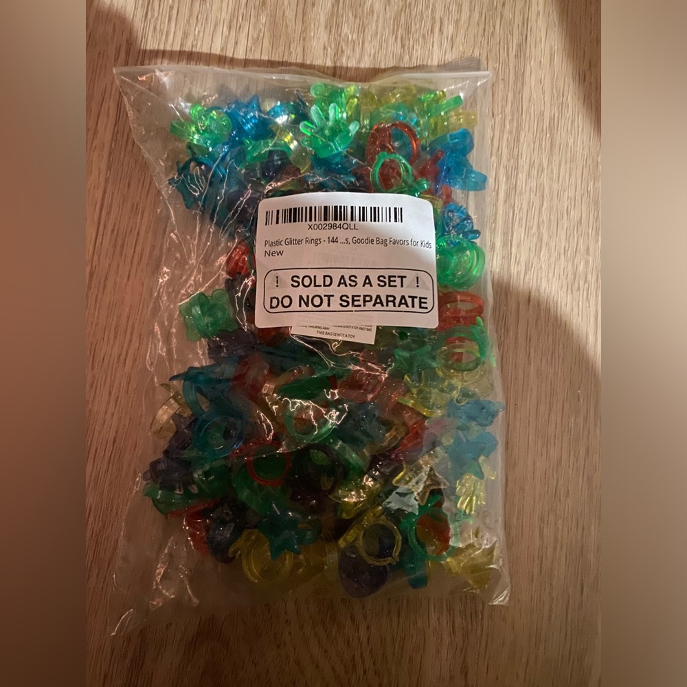 144 GLITTER RINGS FOR KIDS - Picture 2 of 2